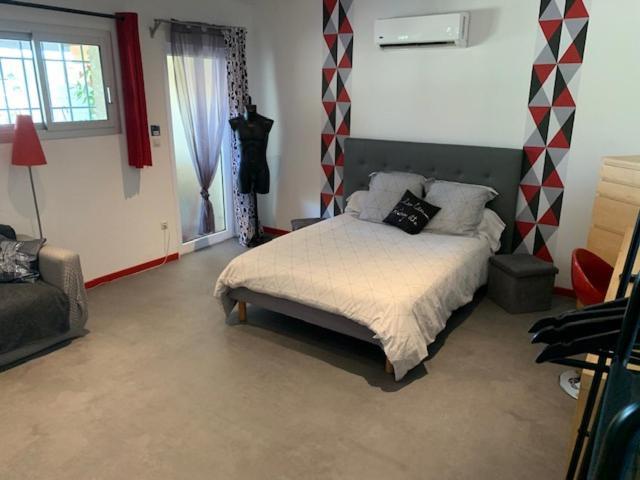 Appartamento Grand Studio Avec Terrasse Vauvert Esterno foto