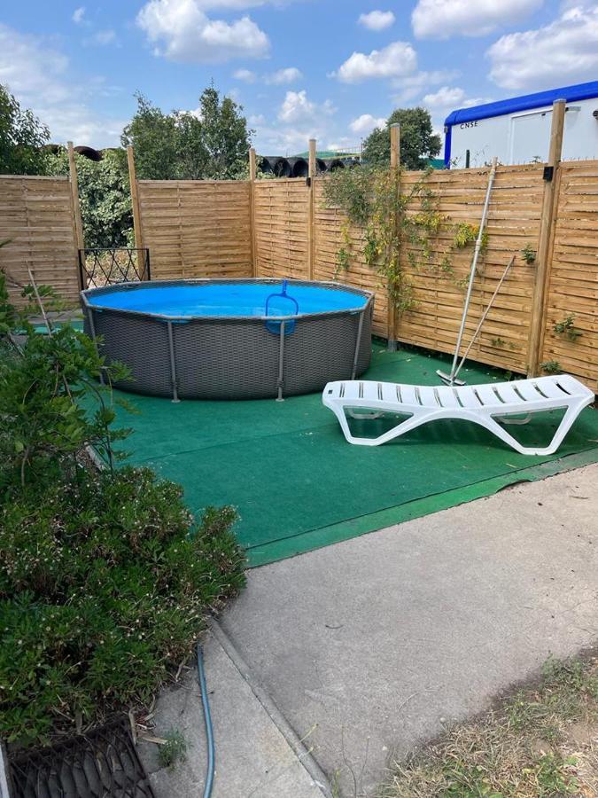 Appartamento Grand Studio Avec Terrasse Vauvert Esterno foto